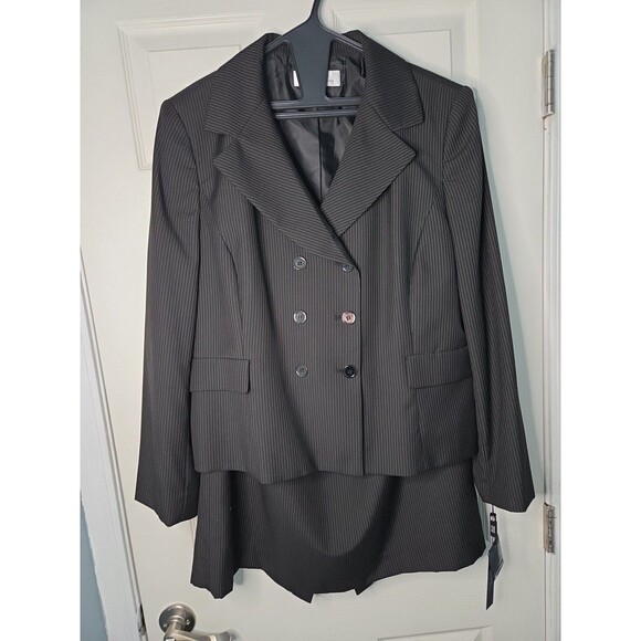 Tahari Arthur Levine skirt suit 'Anna' Sz 18 Black White Strip3 Dbl Breast NWT - Picture 1 of 16